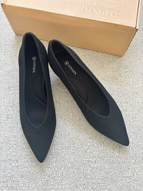 Women's Vivaia Black Pointed Knit Kitten Heels
